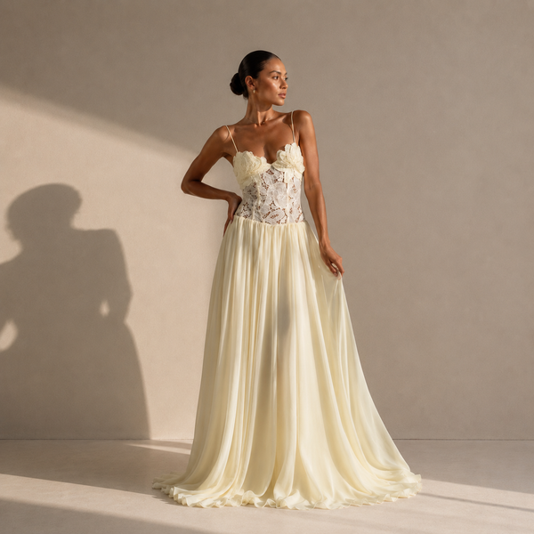 Light Lace and Tulle Wedding Dress – Timeless Elegance