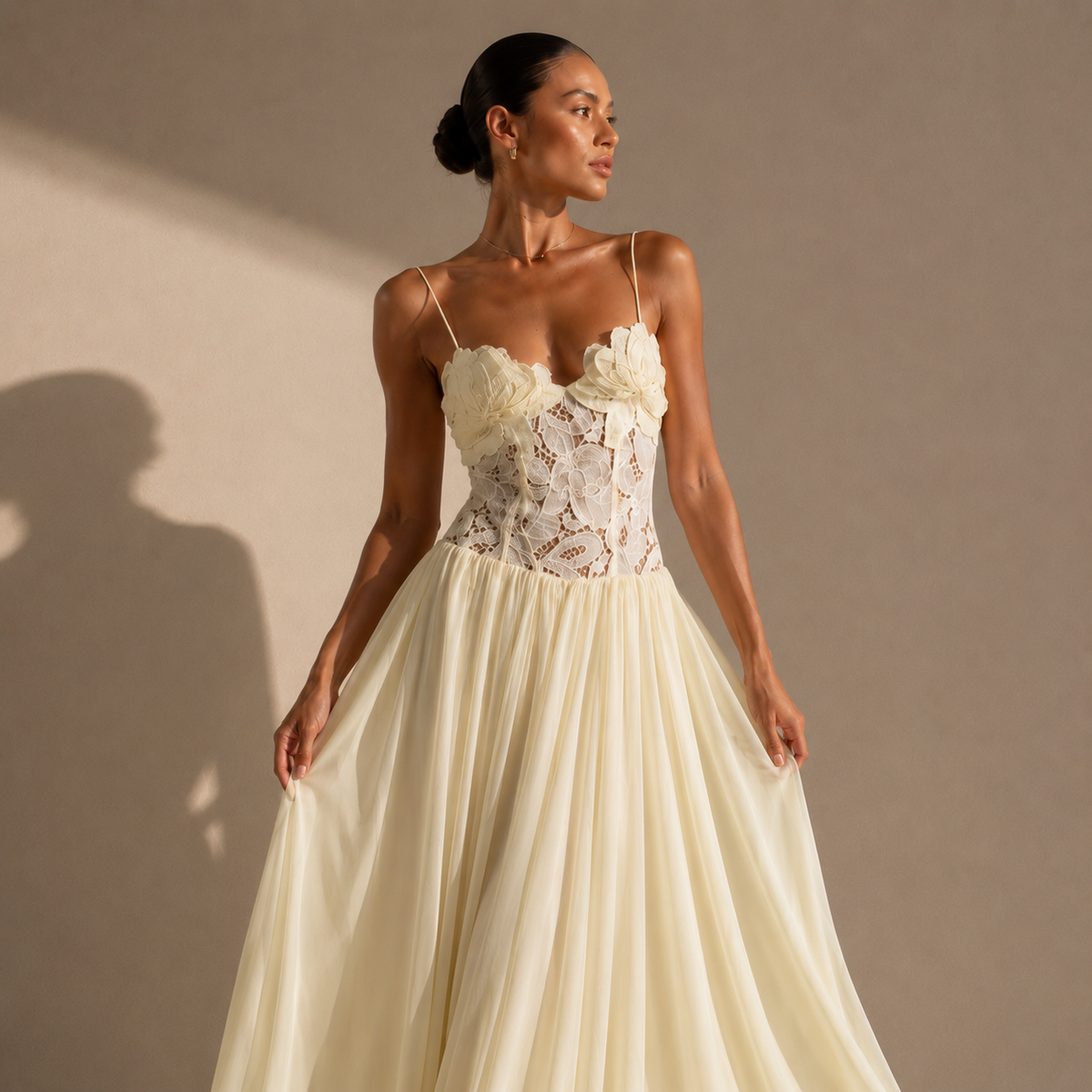 Light Lace and Tulle Wedding Dress – Timeless Elegance
