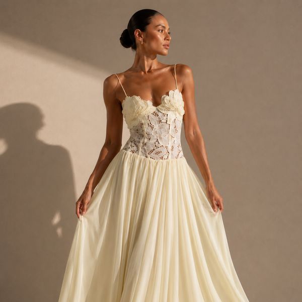 Light Lace and Tulle Wedding Dress – Timeless Elegance