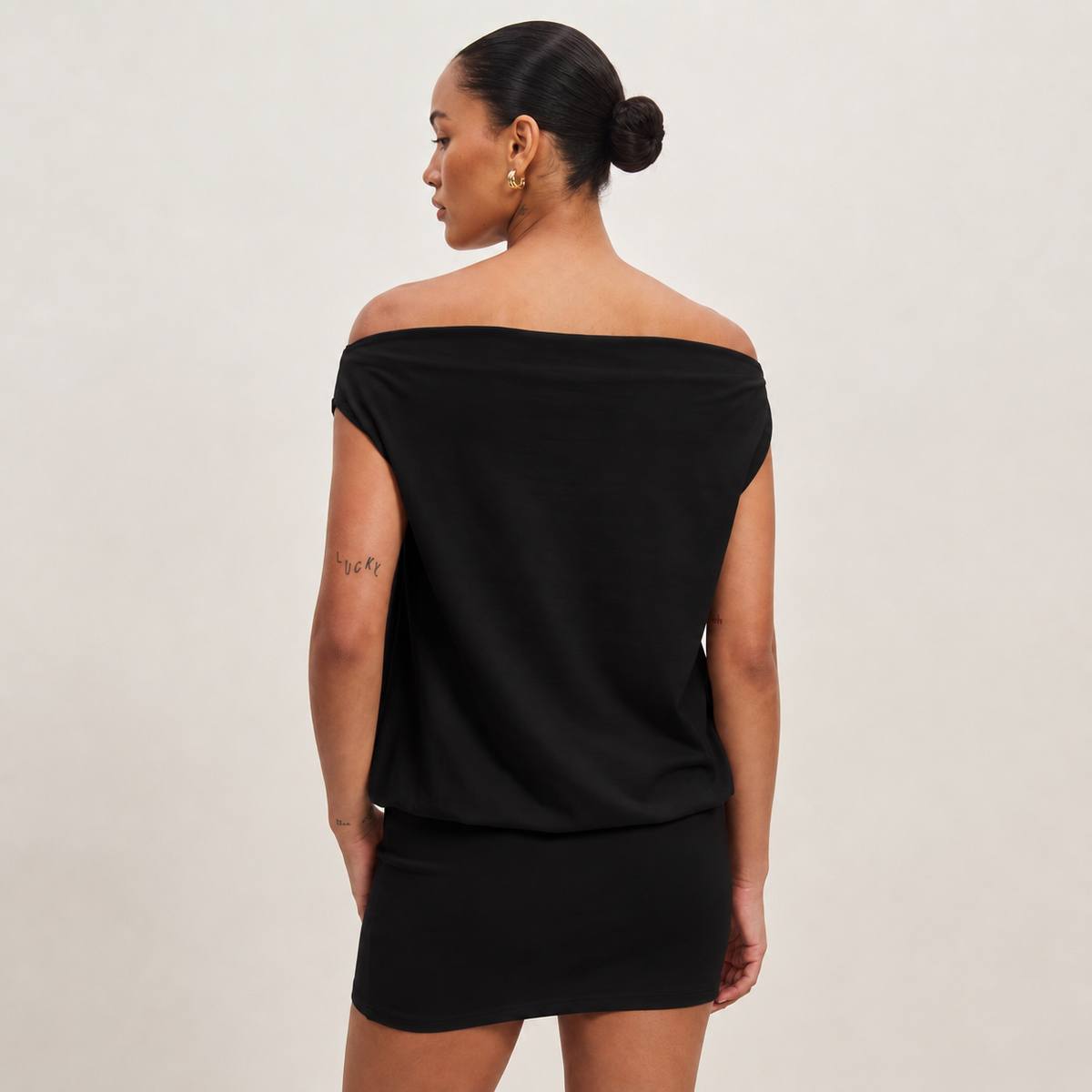 Elegant Off-Shoulder Minimalist Top – Chic Everyday Style