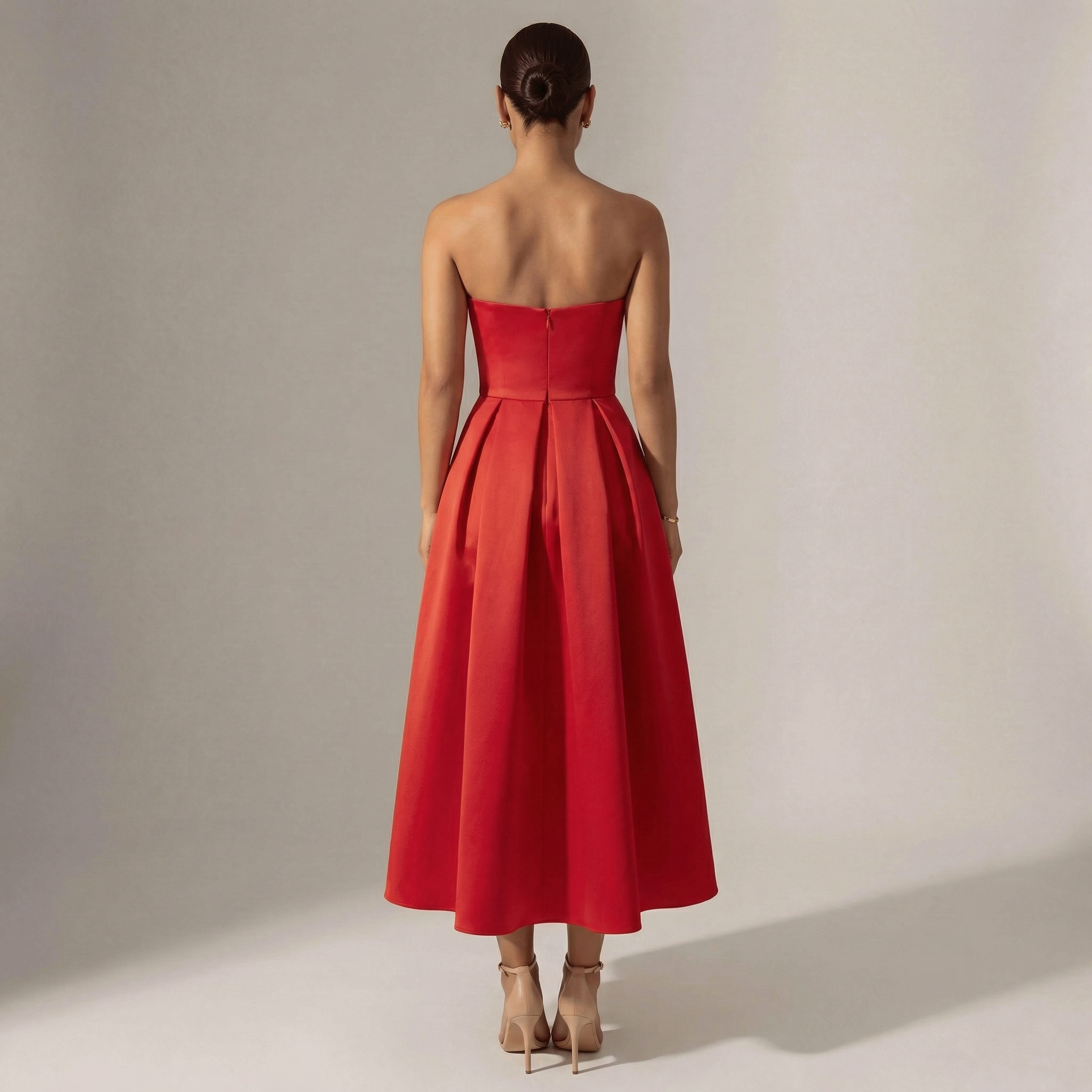 Trägerloses Midikleid – Elegantes ausgestelltes Abendkleid