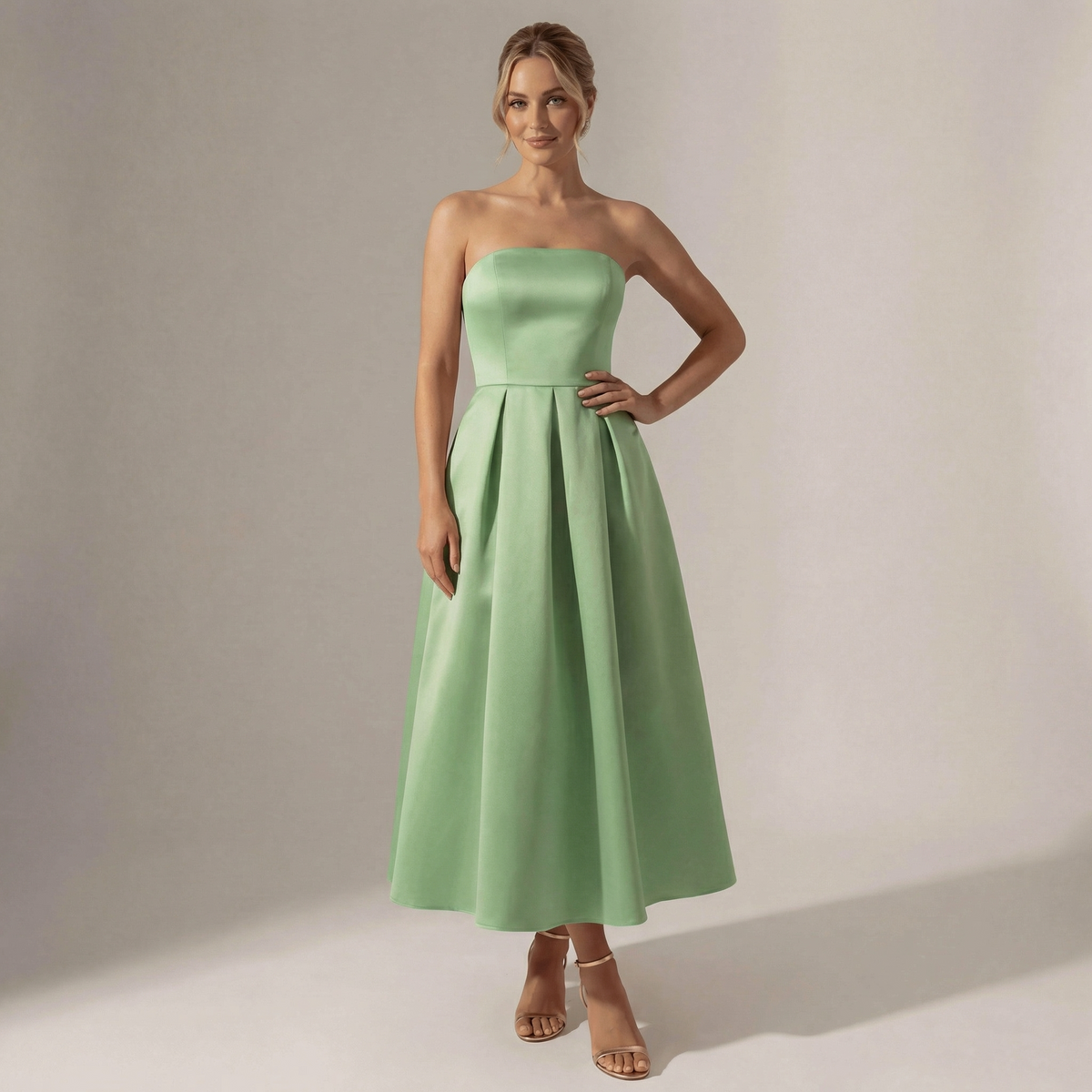 Trägerloses Midikleid – Elegantes ausgestelltes Abendkleid