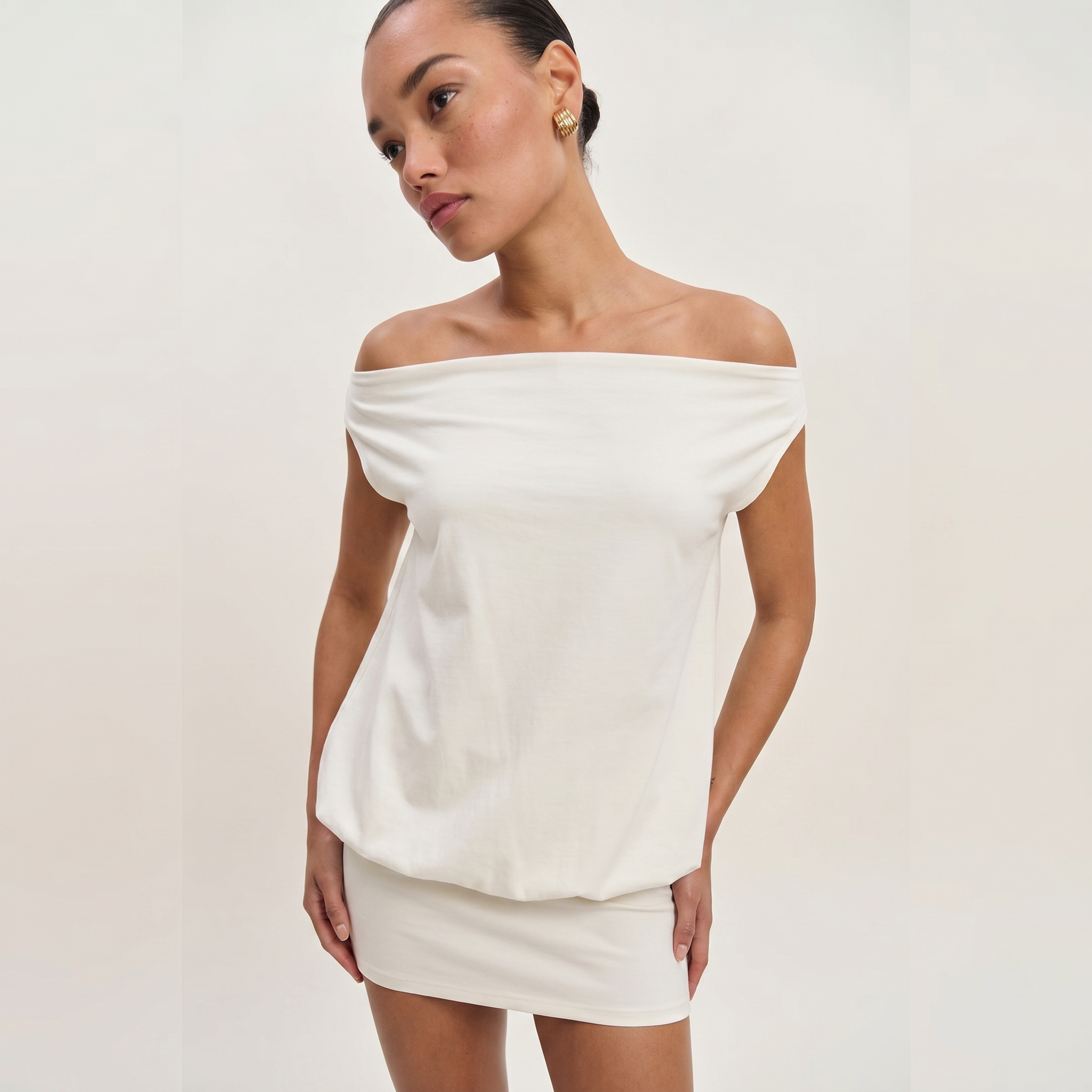 Elegant Off-Shoulder Minimalist Top – Chic Everyday Style